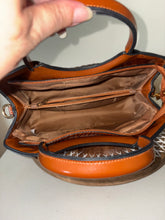 Cargar imagen en el visor de la galería, Bolso de mano de imitación de cocodrilo