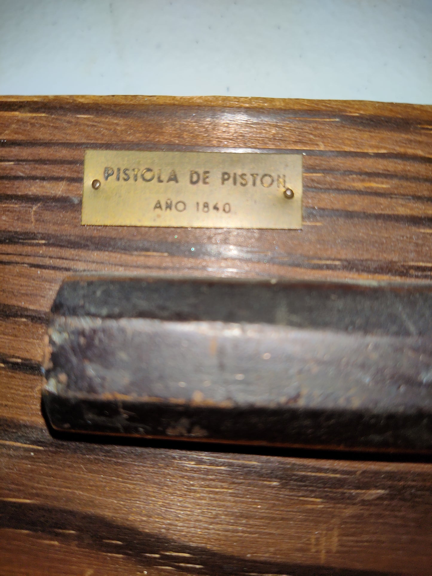 Vintage Pistola De Pedernal Plaque (please read description)