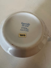 Cargar imagen en el visor de la galería, Vintage FTD Floral Creamer Pitcher