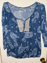 Load image into Gallery viewer, Womens Perseption Concept Navy Blue/White Paisley Top Size XL