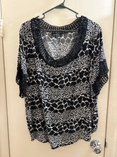Load image into Gallery viewer, Unique Spectrum Black And White Pull Over Blouse. Size 2X