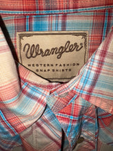 Load image into Gallery viewer, WRANGLER Mens Small Plaid Button-up shirt