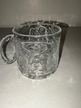 Cargar imagen en el visor de la galería, Taza de cristal vintage de McDonald's Batman Forever Riddler de 1995