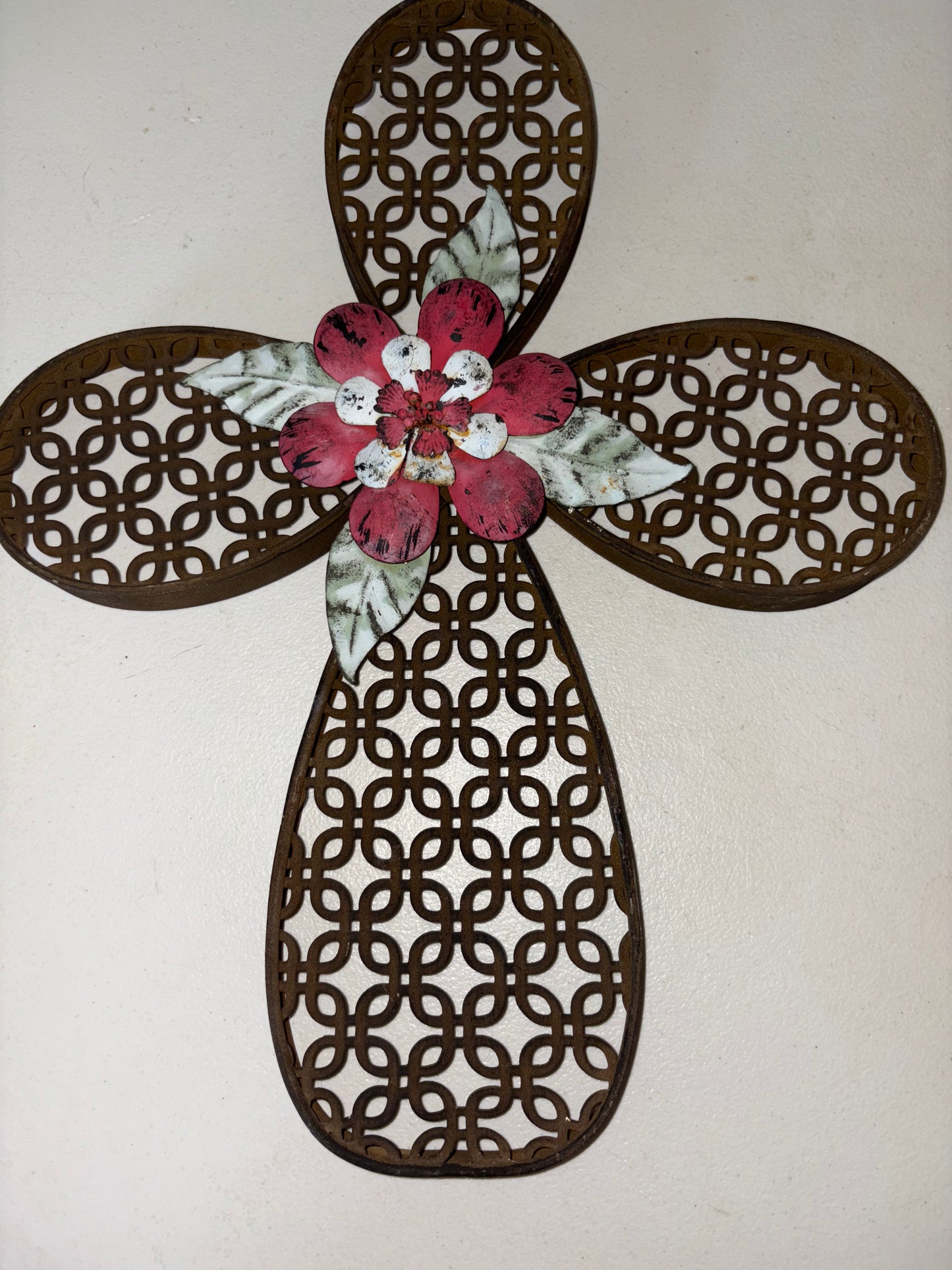 Cruz de metal rústica