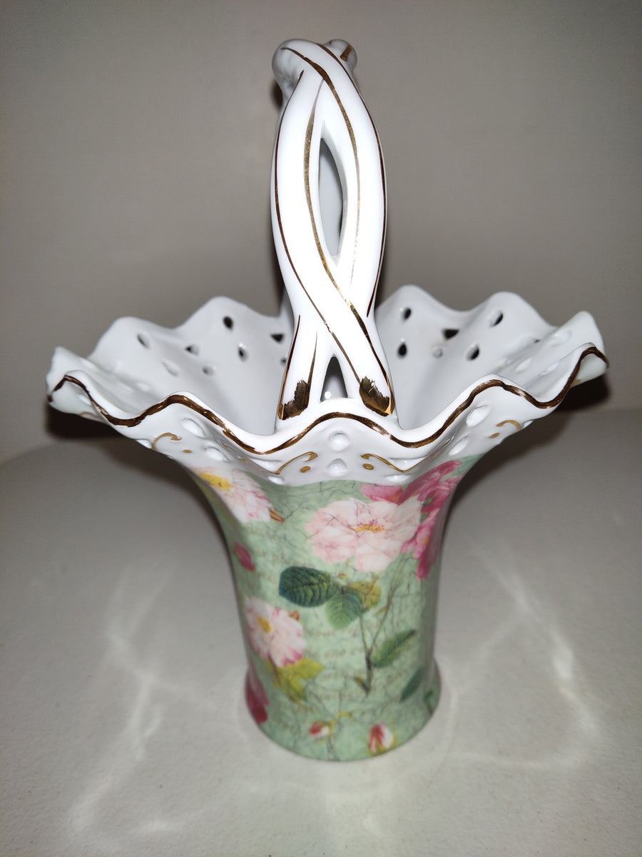 J. Godinger & Co Antique Reflections Pink Roses Reticulated Cottage Victorian basket