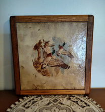 Lade das Bild in den Galerie-Viewer, Vintage Mallard Oak Cutting Board
