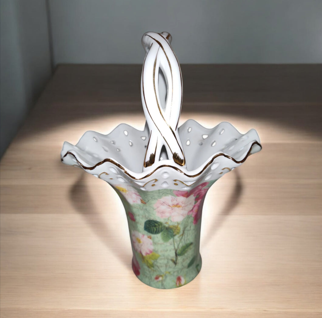 J. Godinger & Co Antique Reflections Pink Roses Reticulated Cottage Victorian basket