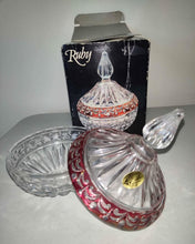 Afbeelding in Gallery-weergave laden, Vintage Ruby Covered Candy Dish
