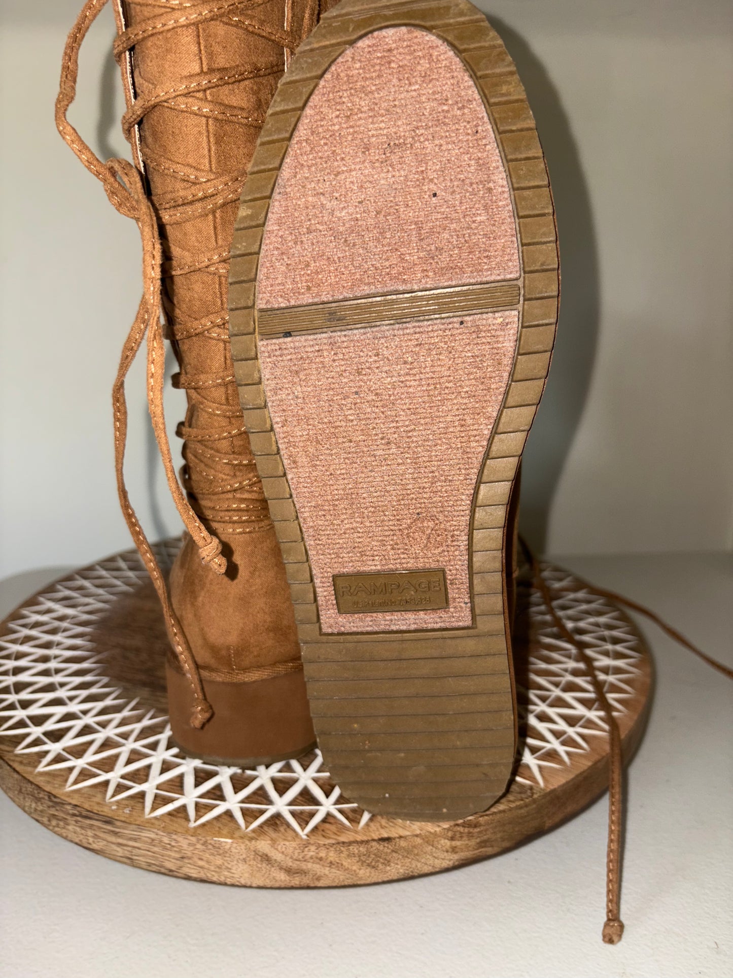 Botas Rampage Ram-Perie Camel Micro Suede para mujer, talla 7, con cordones en la parte trasera