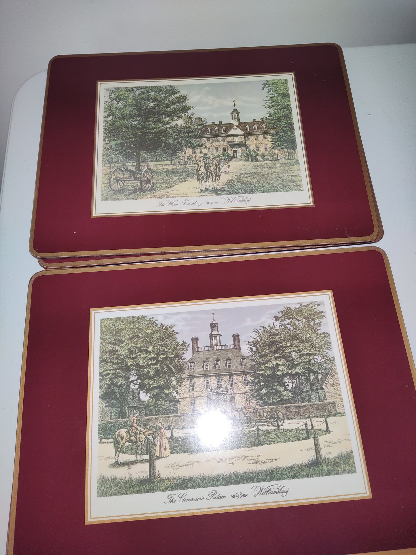 Juego de 4 manteles individuales acrílicos Pimpernel Williamsburg con reverso de corcho. Fabricados en Inglaterra.