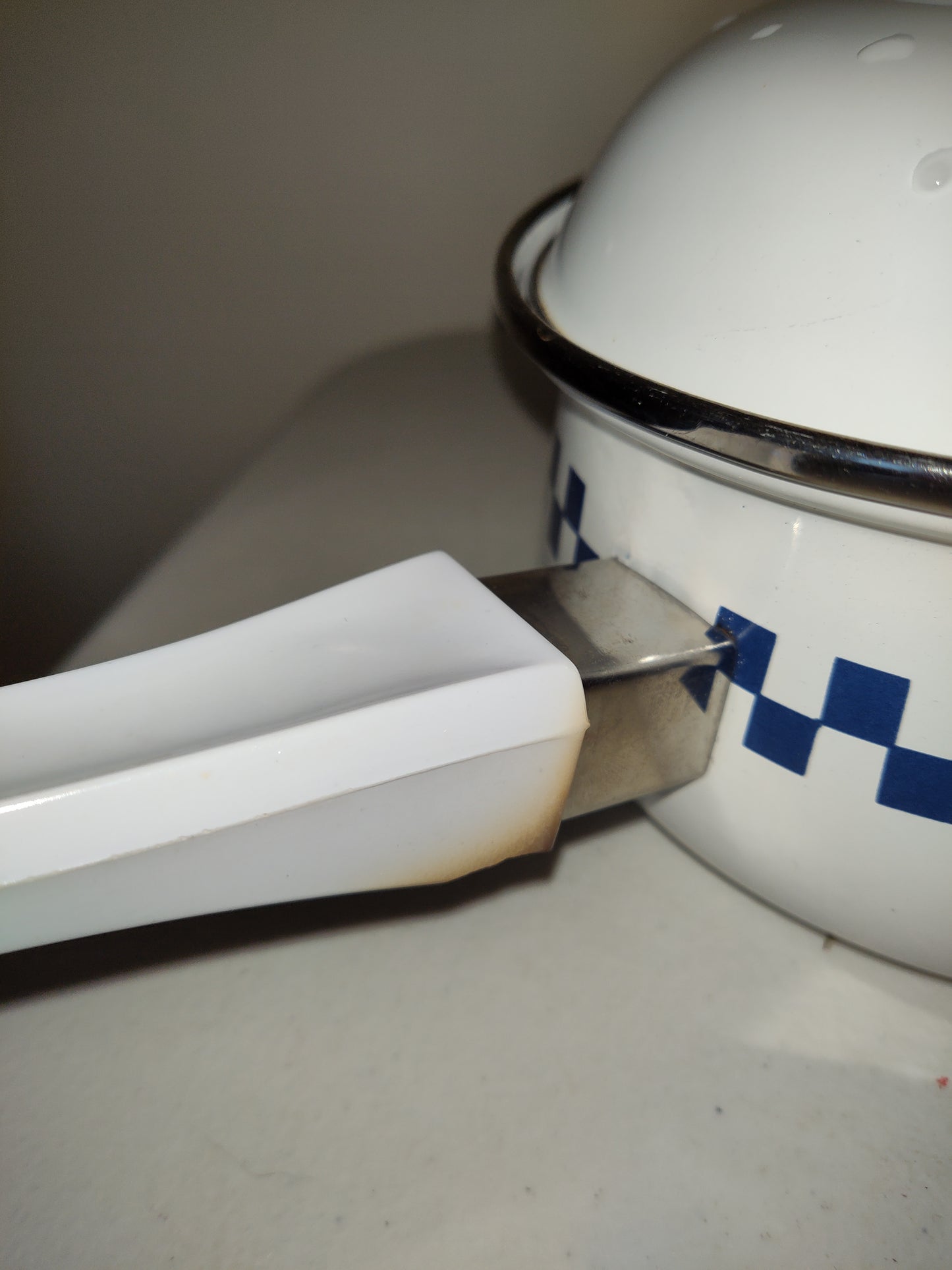 1997 Campbells Soup Mug Pot Gibson Enamel Coated Checkered.