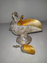 Charger l&#39;image dans la galerie, Sugar Scuttle Silver Sugar Bowl Floral Vintage 1950s Fancy Gold Washed
