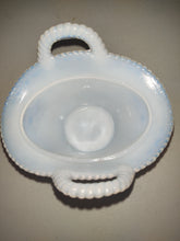 Carica l&#39;immagine nel visualizzatore di Gallery, Westmoreland Milkglass Basket Candy Dish
