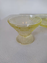 Charger l&#39;image dans la galerie, Hazel Atlas FLORENTINE YELLOW  Sherbet Cup With  PLATTER
