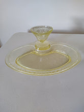 Cargar imagen en el visor de la galería, Hazel Atlas FLORENTINE YELLOW  Sherbet Cup With  PLATTER
