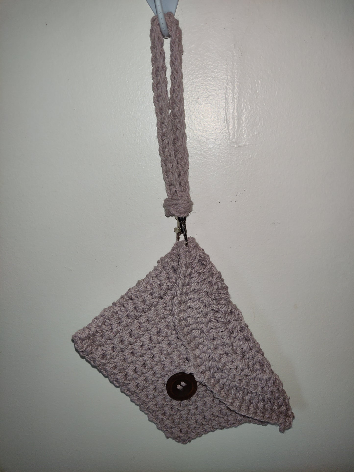 Pulsera tejida a mano