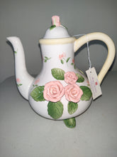 Indlæs billede til gallerivisning VTG Home Interiors 3D Rose Floral Leaf Footed Ceramic Teapot
