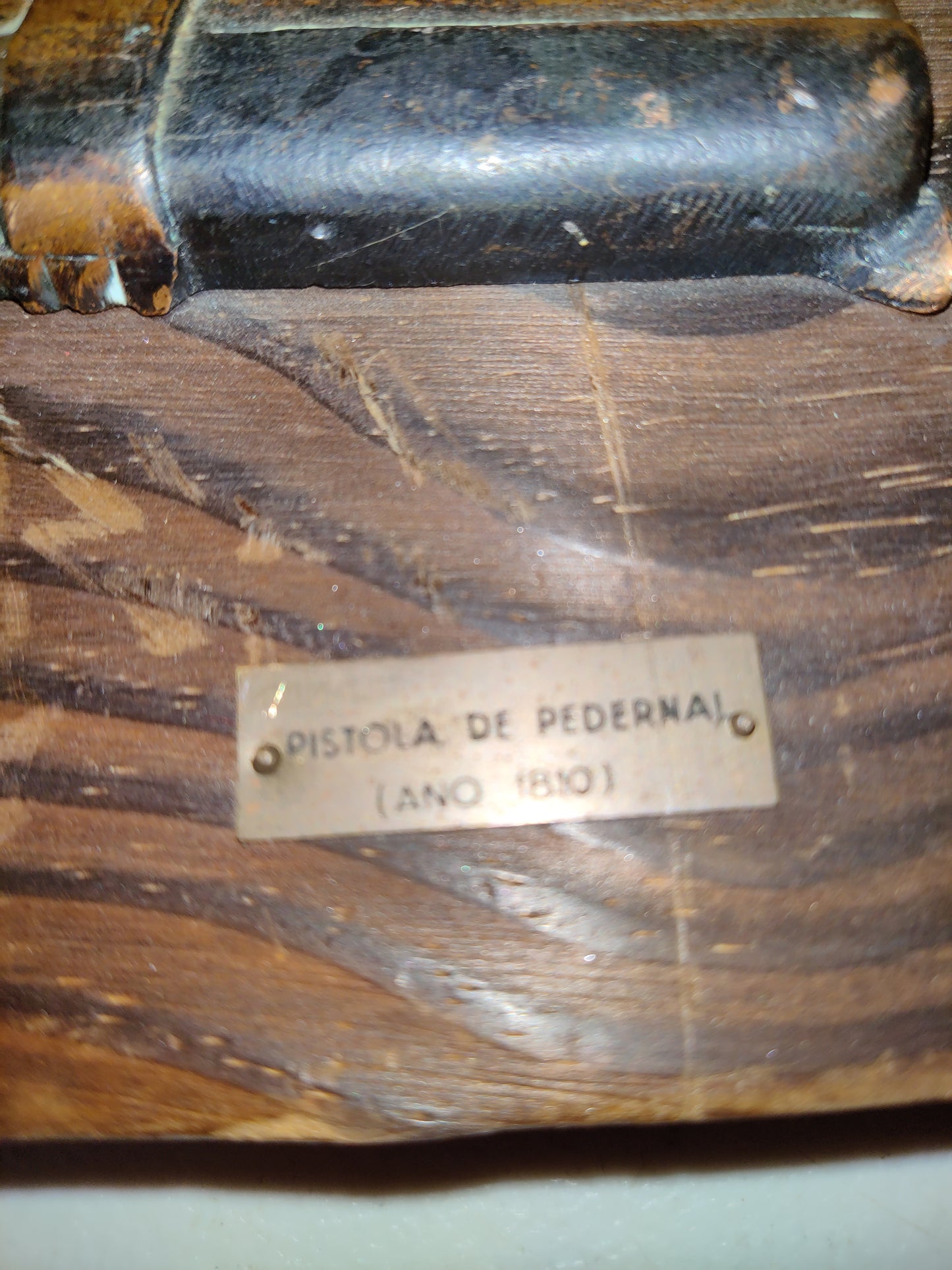 Vintage Pistola De Pedernal Plaque (please read description)