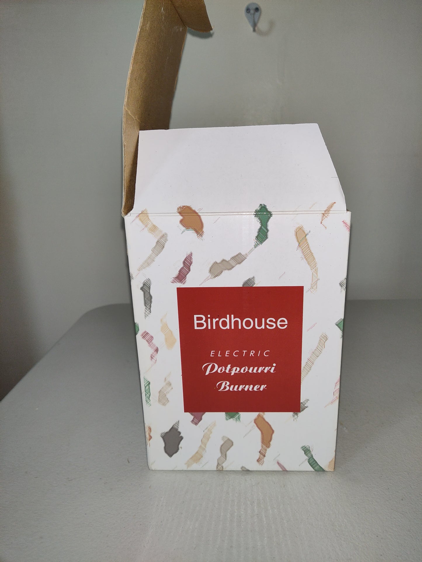 New In Box Electric Birdhouse Potpourri Burner