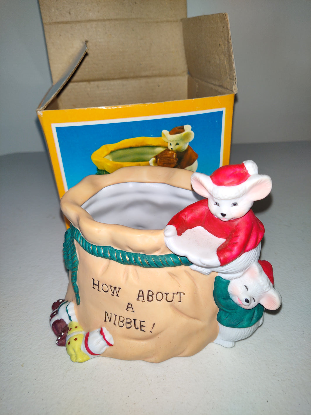 New In Box. Ceramic Christmas Mice With Snack Sack - Transfar International Corp.