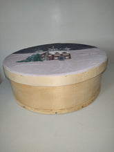 Load image into Gallery viewer, Vintage Hand painted Cheese Box
