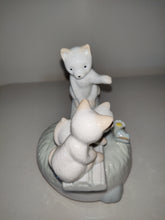 Cargar imagen en el visor de la galería, Vintage Ceramic Music Box Kittens Playing See Saw Moves
