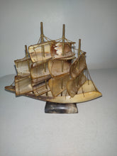 Afbeelding in Gallery-weergave laden, Vtg Hand Carved Nautical Sailing Ship Boat Made of Horn 4-Masts Gold Tone Wires
