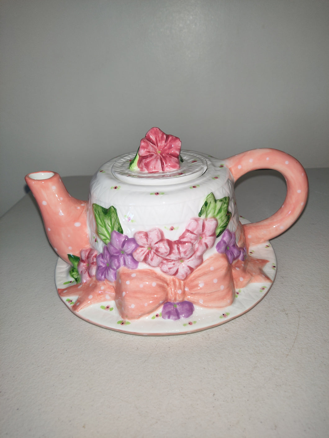 Vintage 1997 Seymour Mann Ceramic Floral Hat Teapot.