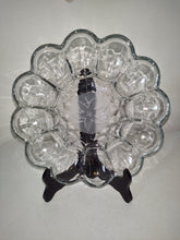 Afbeelding in Gallery-weergave laden, Princess House Fantasia Crystal Deviled Egg Dish
