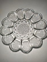 Afbeelding in Gallery-weergave laden, Princess House Fantasia Crystal Deviled Egg Dish
