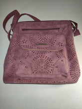 Lade das Bild in den Galerie-Viewer, Stone &amp; Co Crossbody Purse
