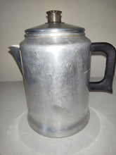 Cargar imagen en el visor de la galería, Vintage 8 Cup Aluminum Coffee Pot ~ Powerless Coffee
