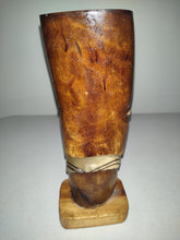 Carica l&#39;immagine nel visualizzatore di Gallery, Vintage Bovine Horn Vase - African Art
