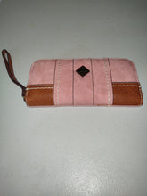 Afbeelding in Gallery-weergave laden, Brand New B.Ø.C. Wallet With Phone Charger
