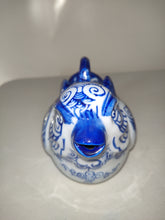 Afbeelding in Gallery-weergave laden, Vintage 60&#39;s Chinese Bird Shaped Hand Painted Porcelain Blue and White Teapot
