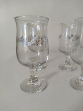 Carica l&#39;immagine nel visualizzatore di Gallery, Pfaltzgraff - Heirloom - Wine Goblets - 4 of Them - Made USA - Original Box
