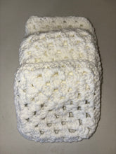 Cargar imagen en el visor de la galería, Crochet Granny Squares
