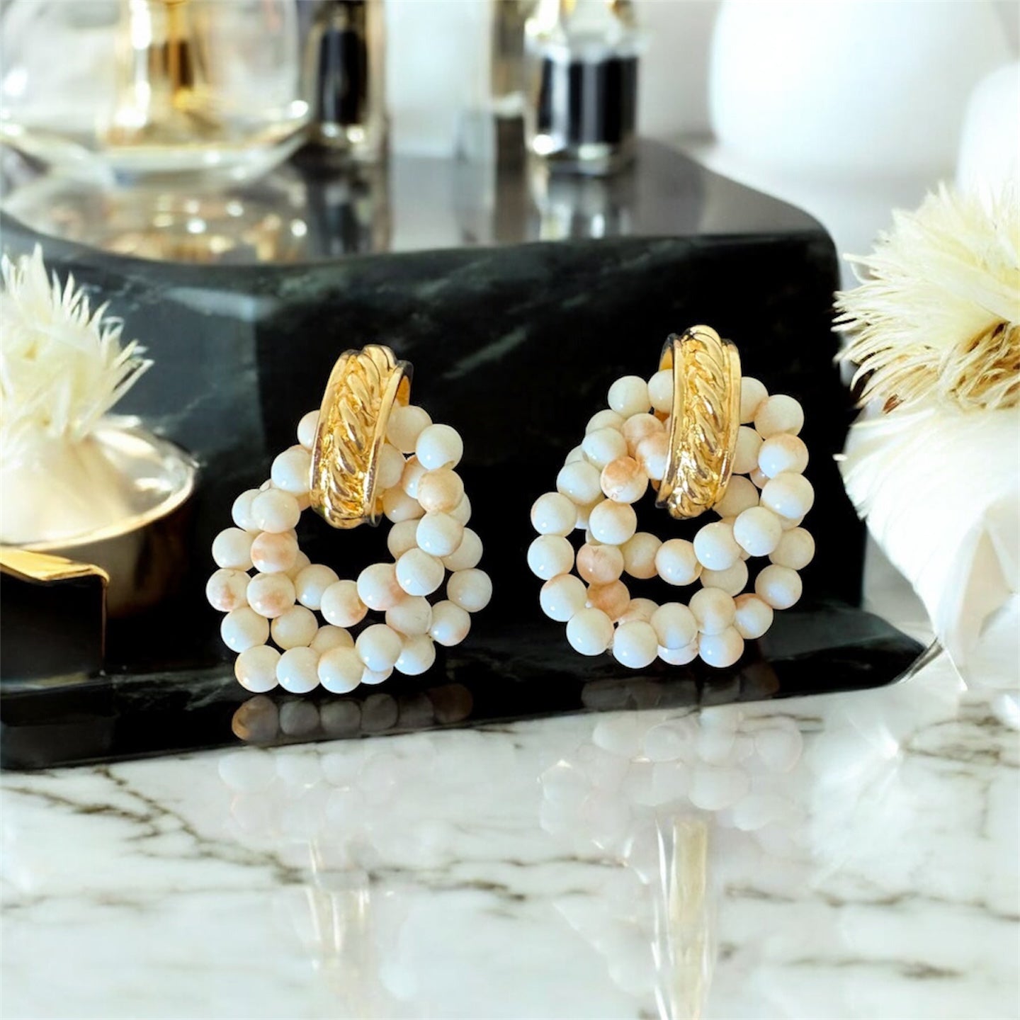 Pendientes bohemios tropicales con cuentas triples retorcidas de Avon/Vintage 1990