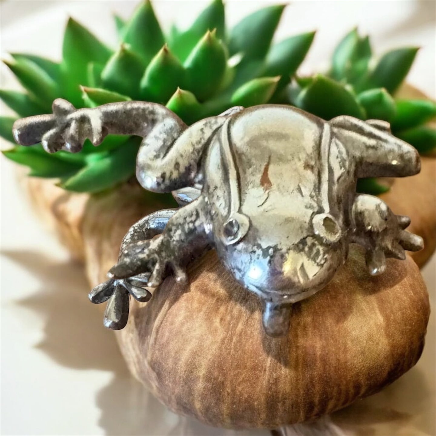 Vintage Silver Tone Frog Brooch