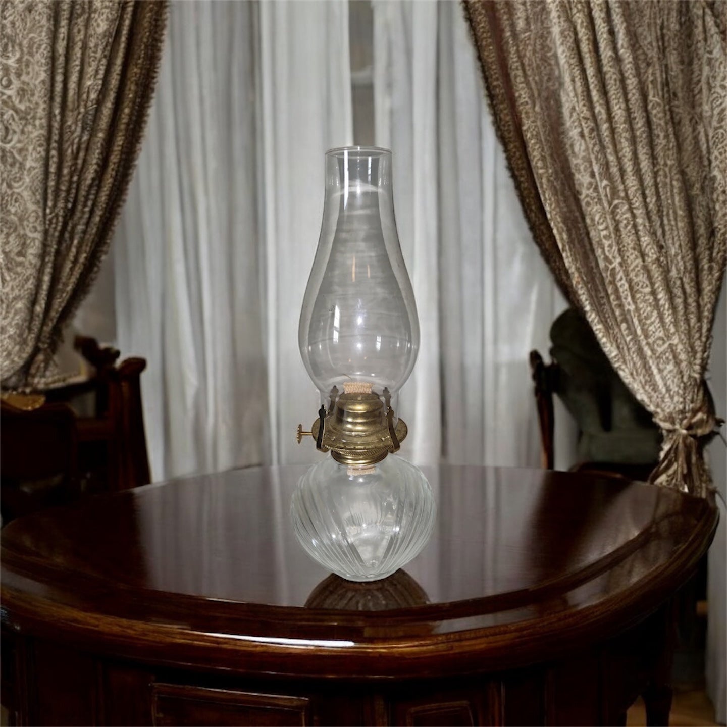 Lámpara de aceite vintage del siglo XX con pantalla de vidrio acanalado de Light Farms