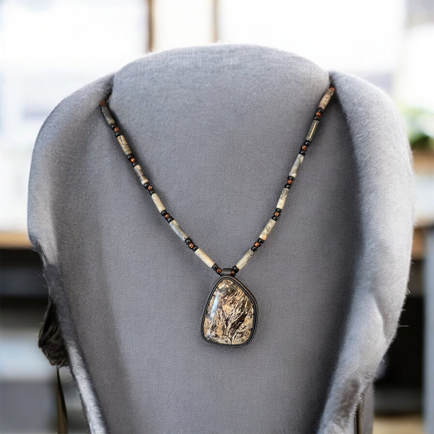 Collar vintage de jaspe y cuentas