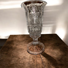 Cargar imagen en el visor de la galería, Candelabro de cristal de plomo fino al 24 % con forma de huracán de San Jorge, 2 piezas, EE. UU., 11,5"
