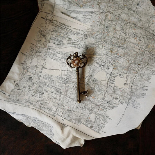 Colgante de llave maestra de latón vintage
