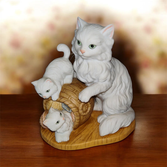 VTG Persian Cats w/ Yarn Figurine Home Interiors & Gifts 14522-98 "Feline Fun"