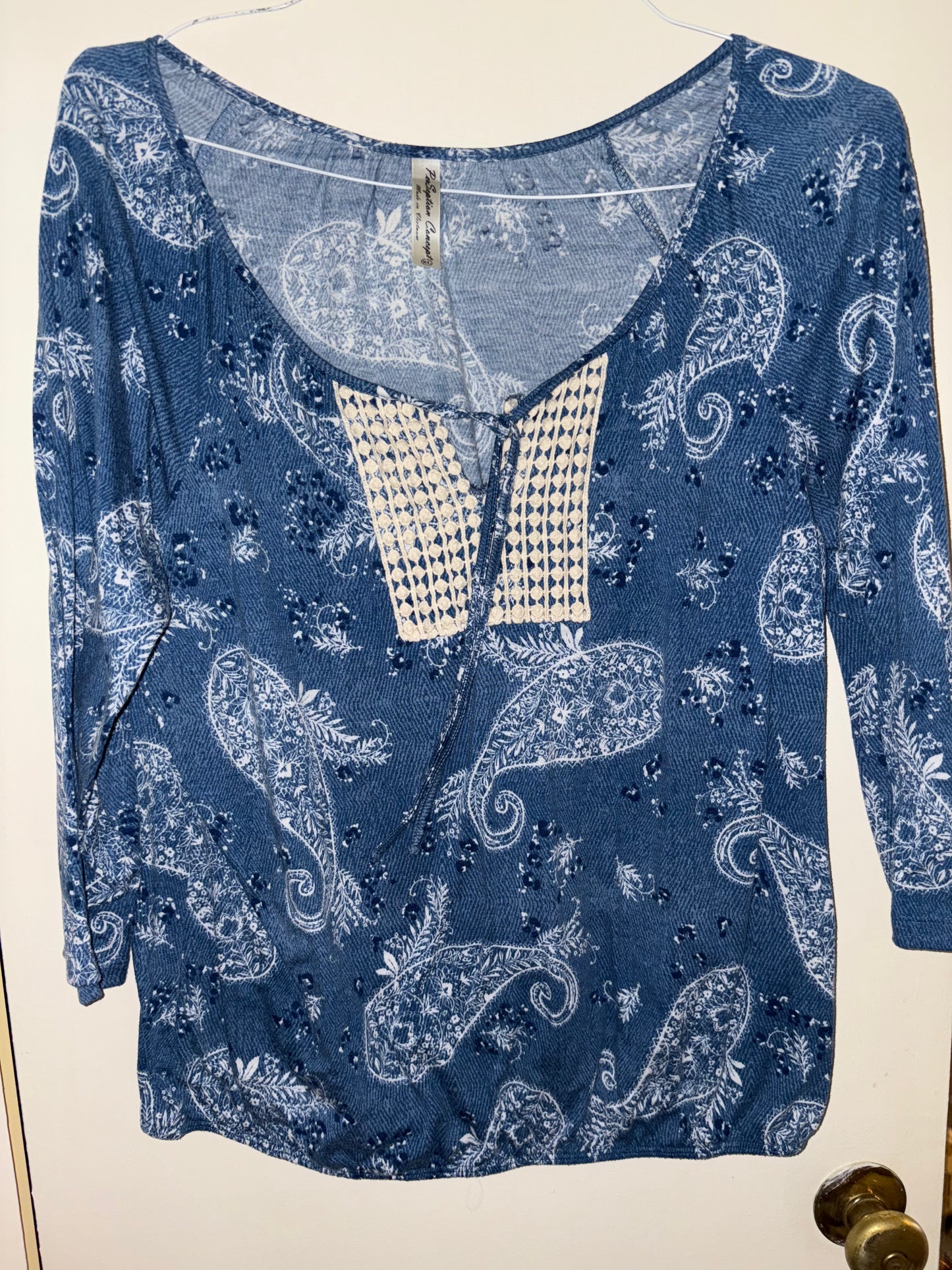 Womens Perseption Concept Navy Blue/White Paisley Top Size XL