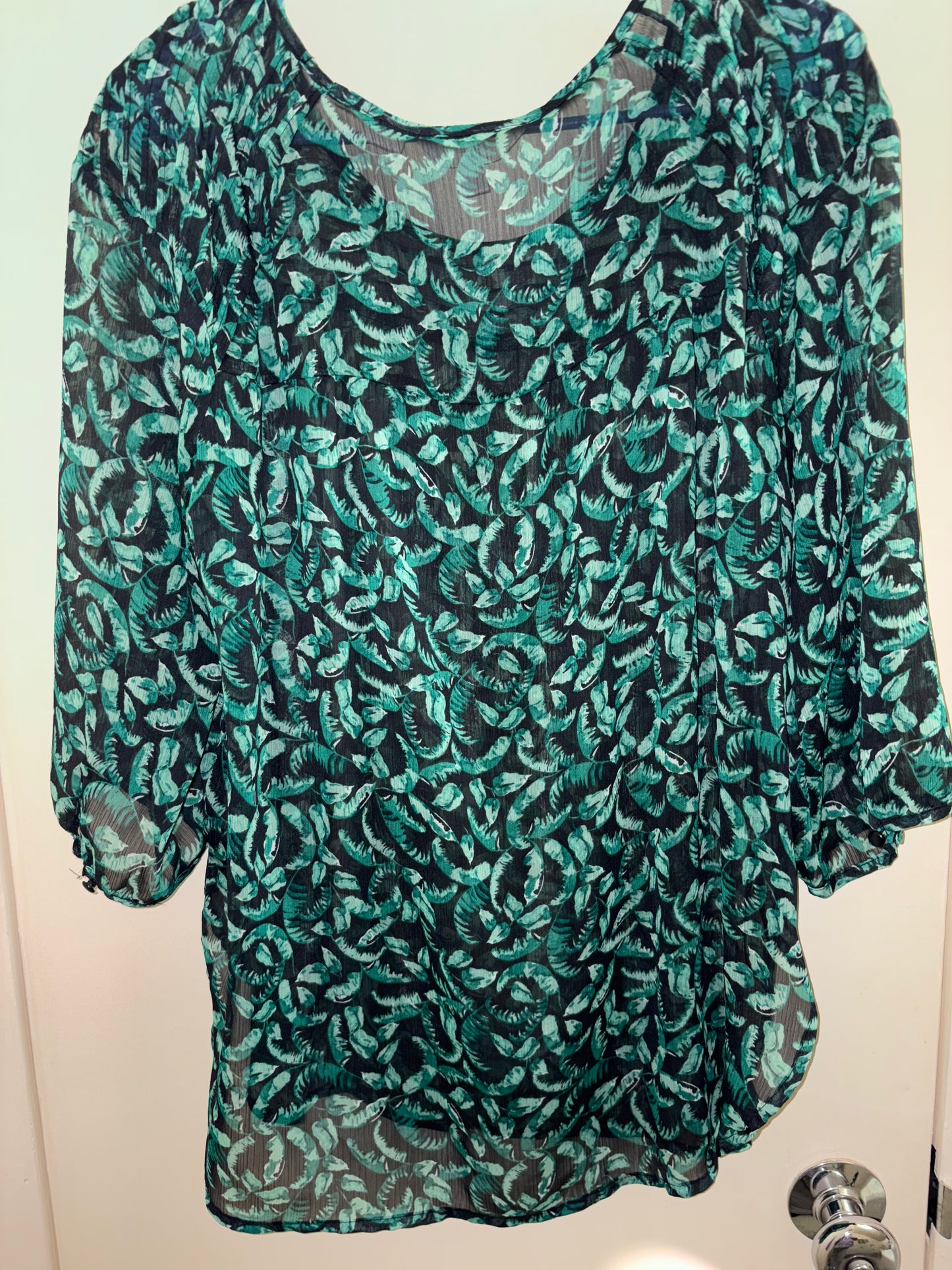 Lauren Conrad LC Semi Sheer Blouse Women's Size Large Pleated Leaf Print Peasant Top