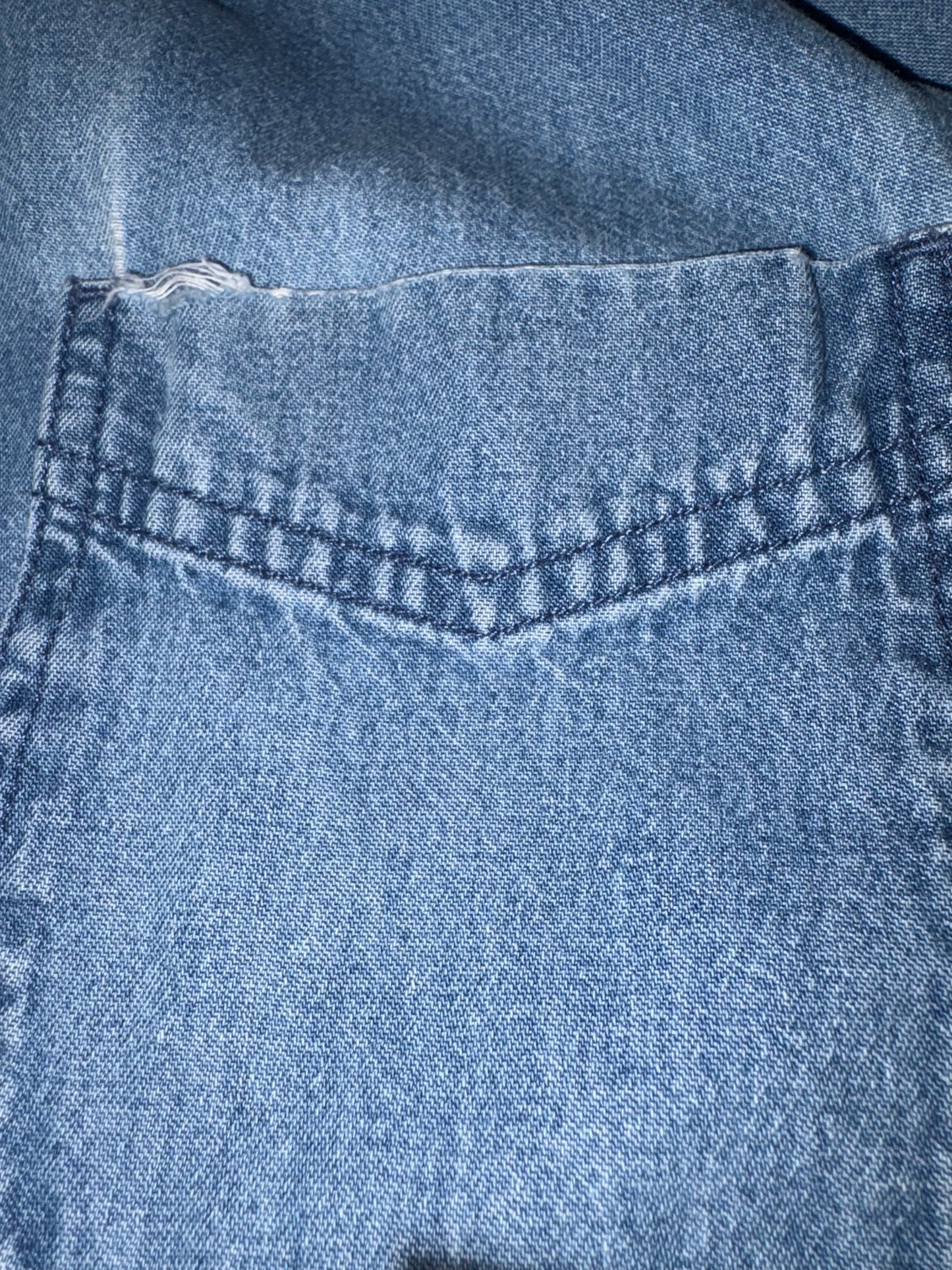 Croft & Barrow Denim Shirt Mens Medium Blue Button Up Pocket Long Sleeve