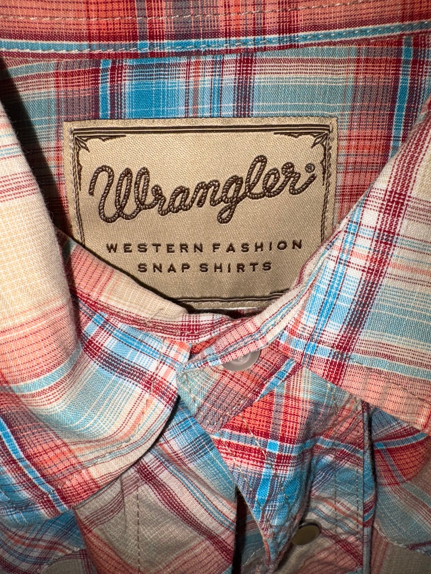 Camisa con botones a cuadros pequeños para hombre de WRANGLER