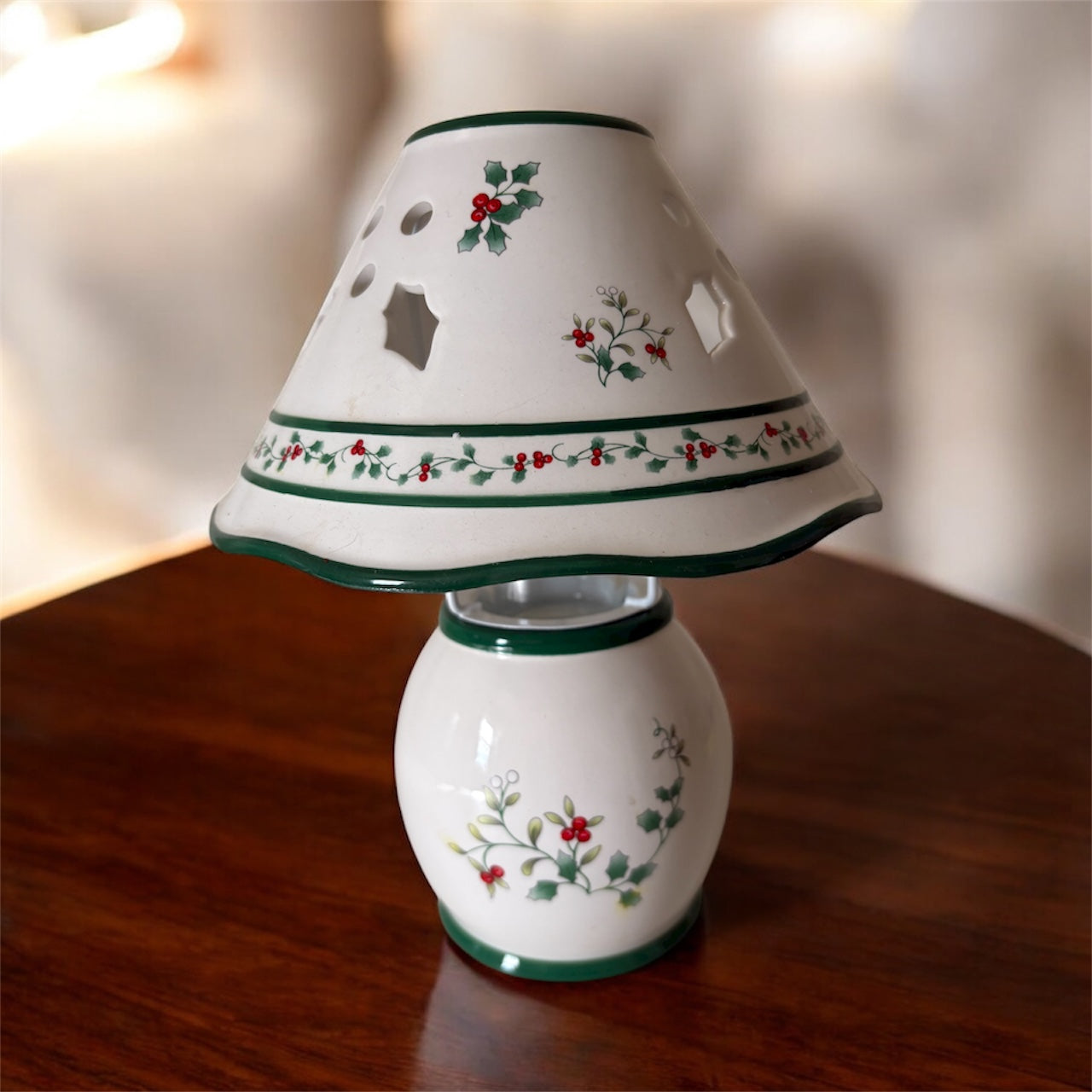 New In Box Pfaltzgraff Winter Berry Candle Lamp
