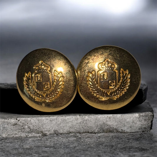 Pendientes vintage auténticos de Liz Claiborne con el logotipo del escudo en tono dorado: pendientes redondos clásicos
